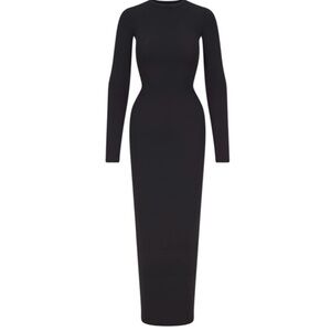 Skims crew neck long sleeve dress 
Small